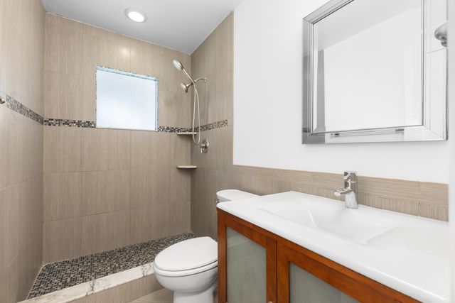 227 W Riverside Drive, Jupiter, FL 33469