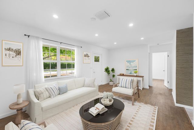 227 W Riverside Drive, Jupiter, FL 33469