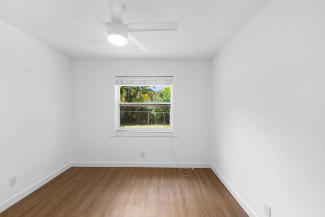 227 W Riverside Drive, Jupiter, FL 33469