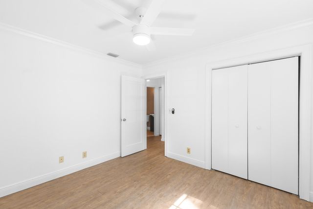 227 W Riverside Drive, Jupiter, FL 33469