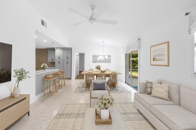 227 W Riverside Drive, Jupiter, FL 33469