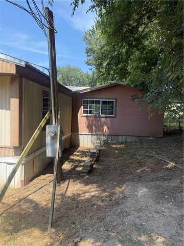 140 Pleasant View Road, Russellville, AR 72802