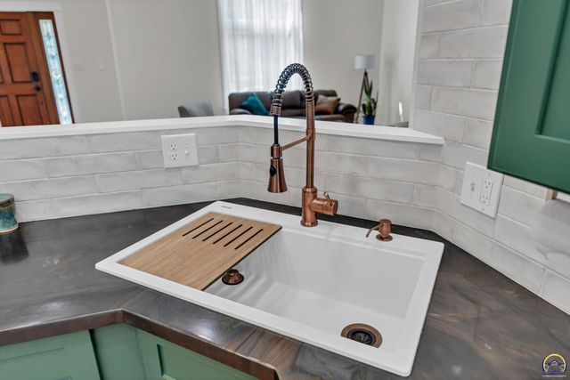 3700 SW Stutley RD, Topeka, KS 66610