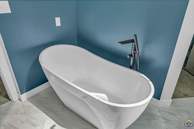 3700 SW Stutley RD, Topeka, KS 66610