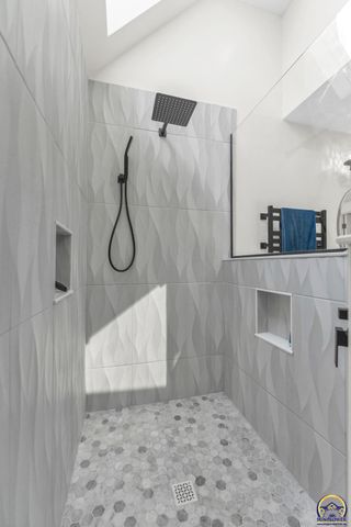 3700 SW Stutley RD, Topeka, KS 66610