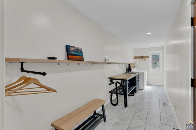 3700 SW Stutley RD, Topeka, KS 66610