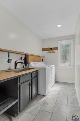 3700 SW Stutley RD, Topeka, KS 66610