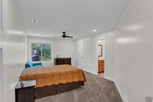 3700 SW Stutley RD, Topeka, KS 66610