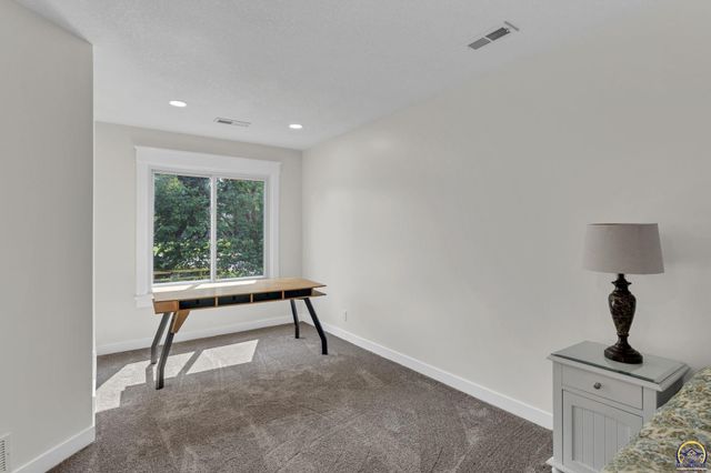 3700 SW Stutley RD, Topeka, KS 66610