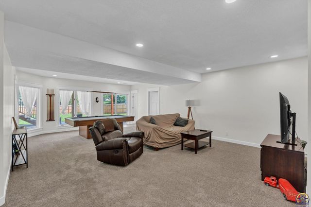 3700 SW Stutley RD, Topeka, KS 66610