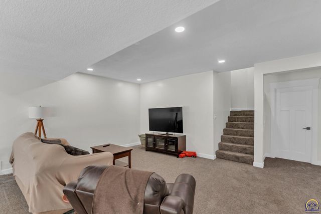 3700 SW Stutley RD, Topeka, KS 66610