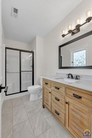 3700 SW Stutley RD, Topeka, KS 66610