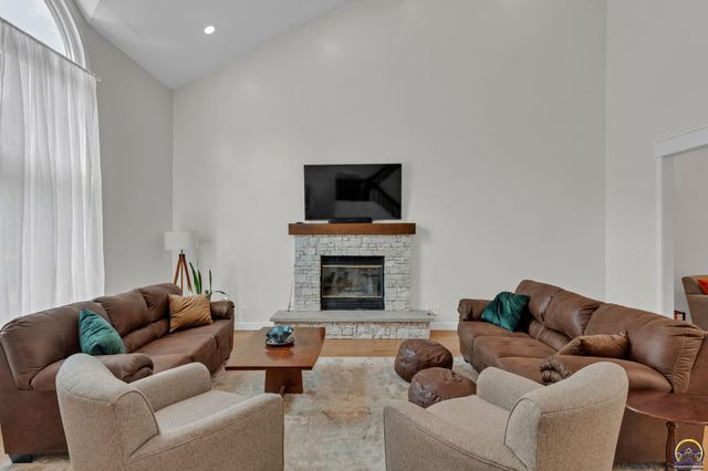 3700 SW Stutley RD, Topeka, KS 66610