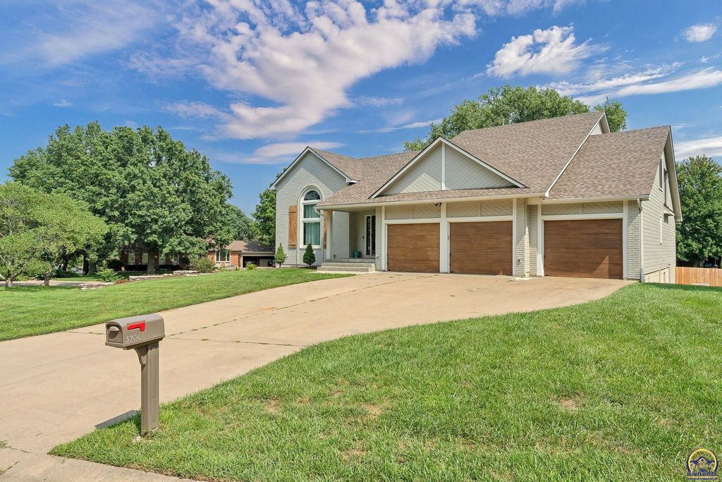 3700 SW Stutley RD, Topeka, KS 66610