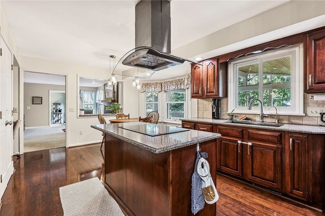 4 Park View Drive, Pittsford, NY 14534