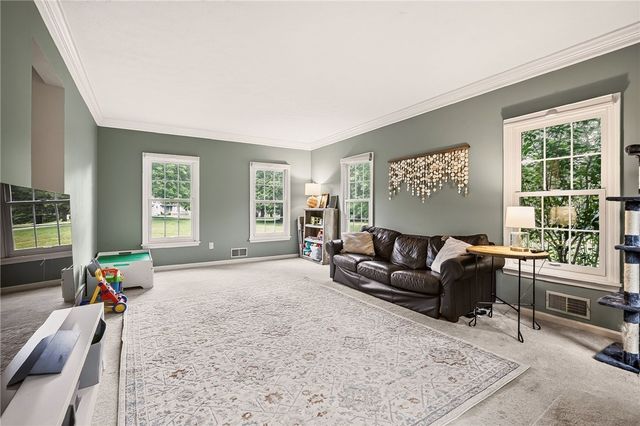 4 Park View Drive, Pittsford, NY 14534