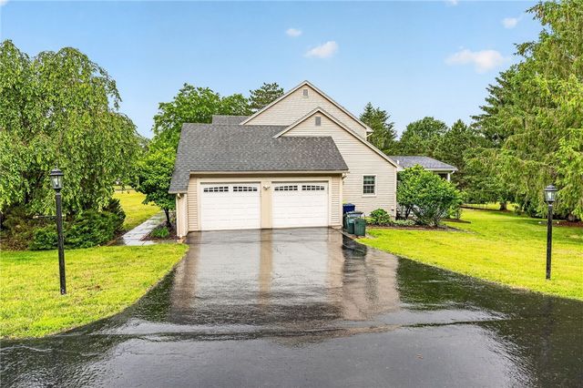 4 Park View Drive, Pittsford, NY 14534