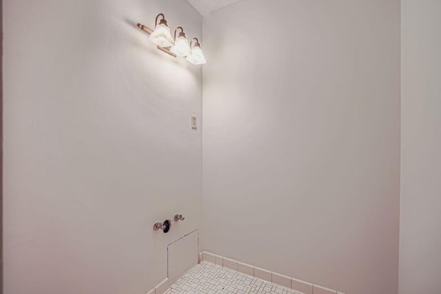 1912 Dupont Avenue S 407, Minneapolis, MN 55403