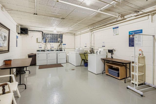 1912 Dupont Avenue S 407, Minneapolis, MN 55403