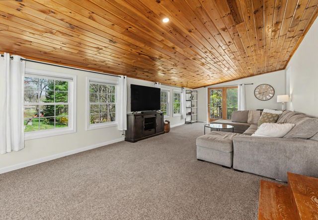 96 Fordway Extension, Derry, NH 03038