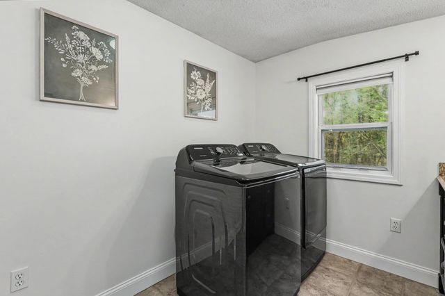 96 Fordway Extension, Derry, NH 03038