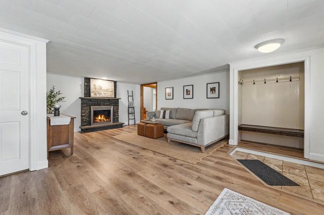 96 Fordway Extension, Derry, NH 03038