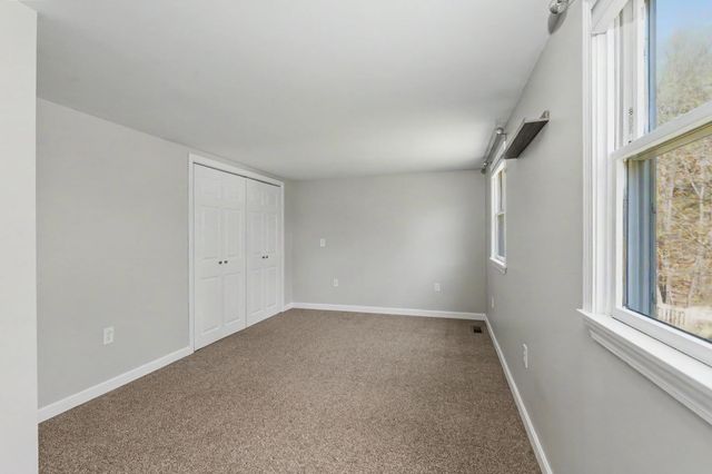 96 Fordway Extension, Derry, NH 03038