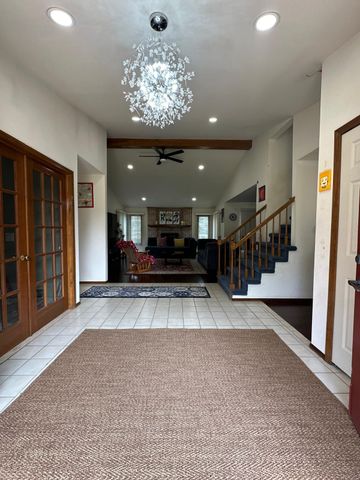 5470 Cheltenham Drive, Troy, MI 48098