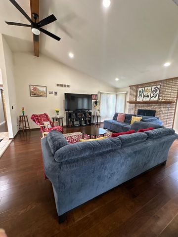 5470 Cheltenham Drive, Troy, MI 48098