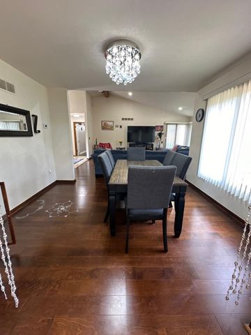 5470 Cheltenham Drive, Troy, MI 48098