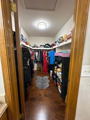 5470 Cheltenham Drive, Troy, MI 48098