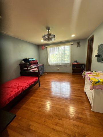 5470 Cheltenham Drive, Troy, MI 48098