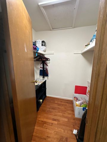 5470 Cheltenham Drive, Troy, MI 48098