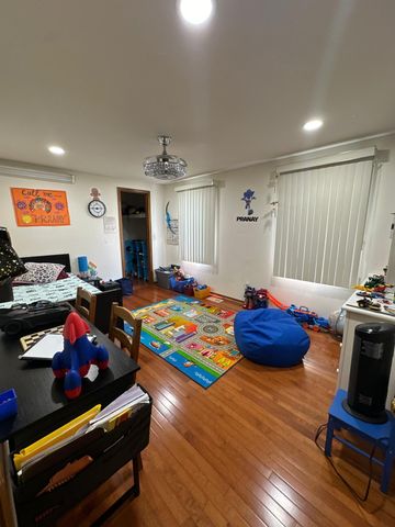 5470 Cheltenham Drive, Troy, MI 48098