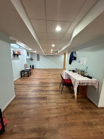 5470 Cheltenham Drive, Troy, MI 48098