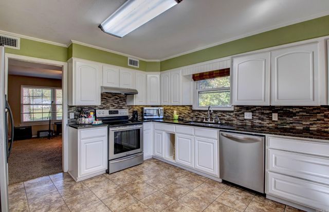 2800 Gray Fox Lane, Jacksonville, AR 72076