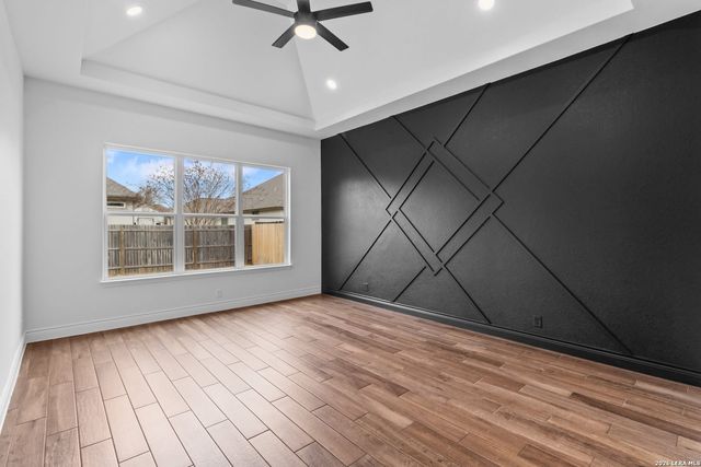 15509 york, Selma, TX 78154