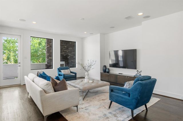 316 Birdsall Street, Houston, TX 77007