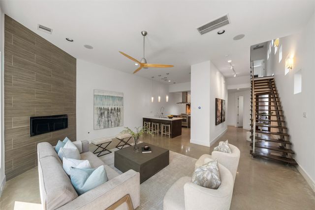 316 Birdsall Street, Houston, TX 77007