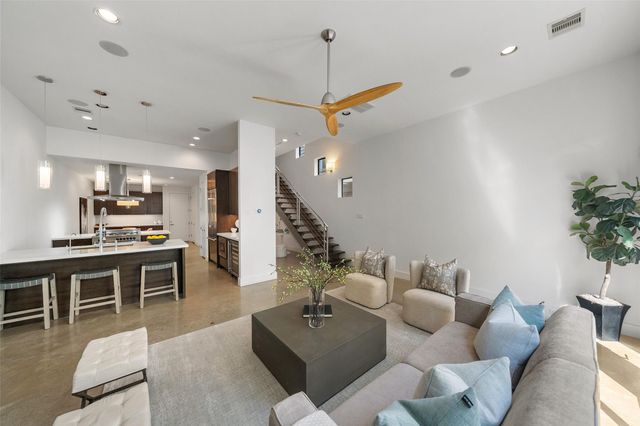 316 Birdsall Street, Houston, TX 77007