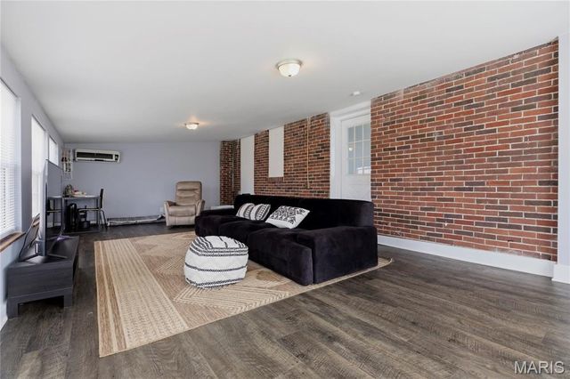 800 W 2nd Street, Washington, MO 63090