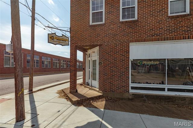 800 W 2nd Street, Washington, MO 63090