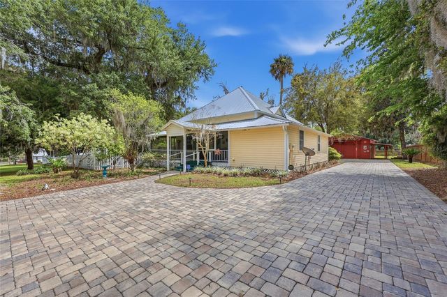 6070 AVENUE F, Mc Intosh, FL 32664