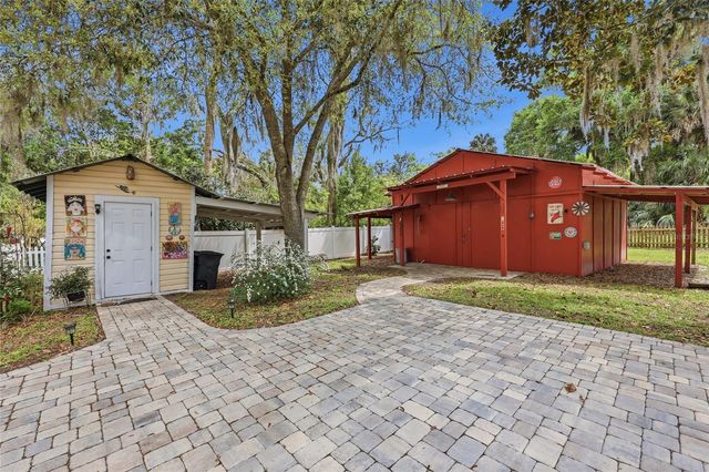 6070 AVENUE F, Mc Intosh, FL 32664