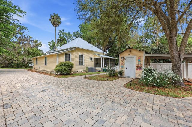 6070 AVENUE F, Mc Intosh, FL 32664