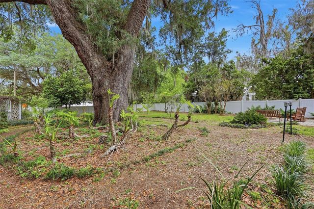 6070 AVENUE F, Mc Intosh, FL 32664