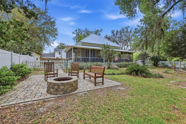 6070 AVENUE F, Mc Intosh, FL 32664