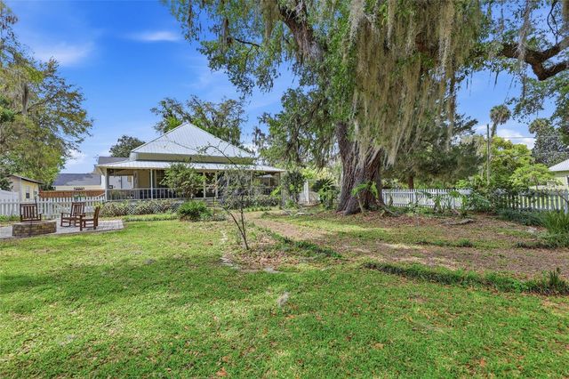 6070 AVENUE F, Mc Intosh, FL 32664