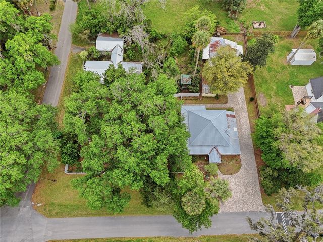 6070 AVENUE F, Mc Intosh, FL 32664