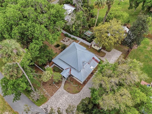 6070 AVENUE F, Mc Intosh, FL 32664